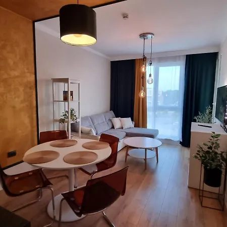 Apartmán Golden Leaf, Swimming Pool View *